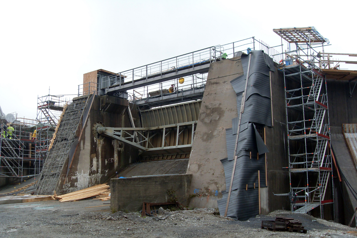 Remont konstrukcji żelbetowej zapory elektrowni wodnej w Järpen (Szwecja)