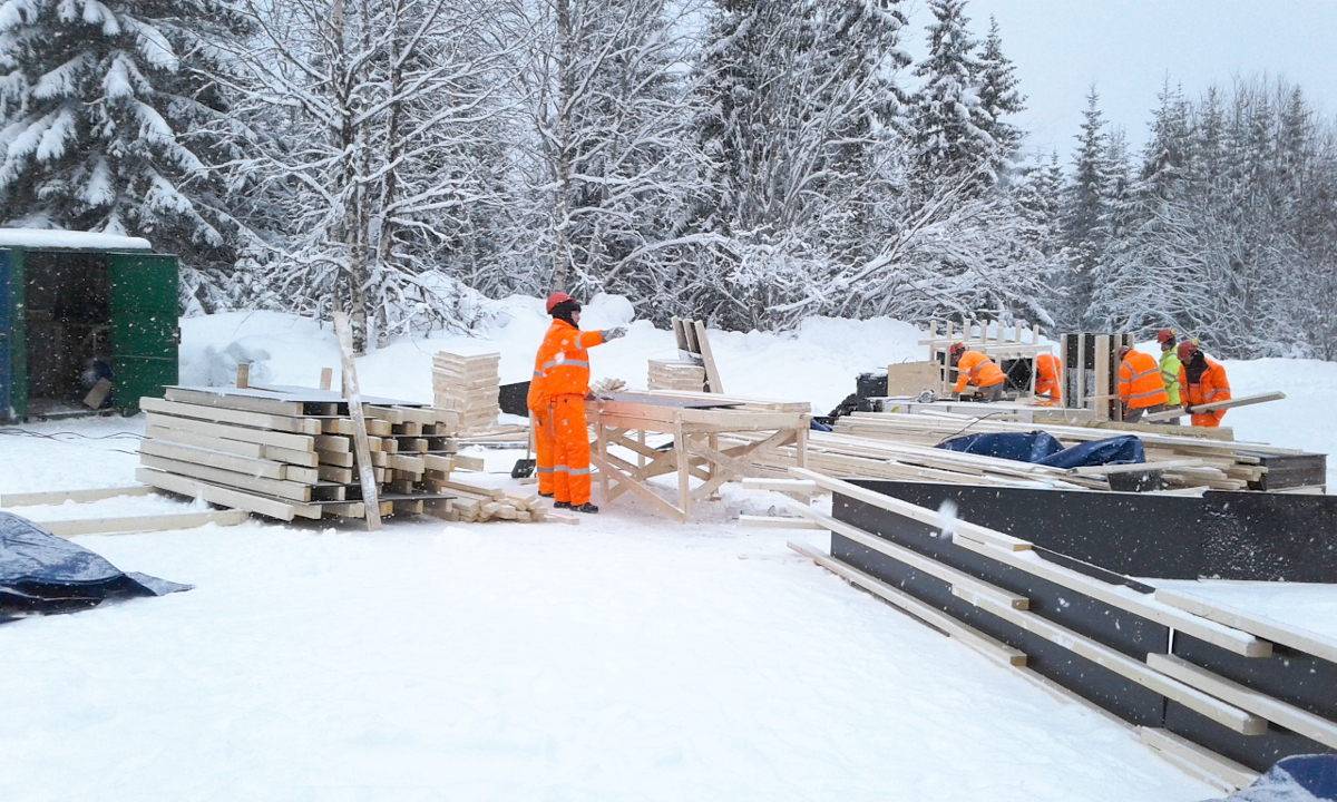 Wykonanie szalunków oraz fundamentów pod trakcję elektryczną w Stor-Finnforsen koło Ramsele (Szwecja)